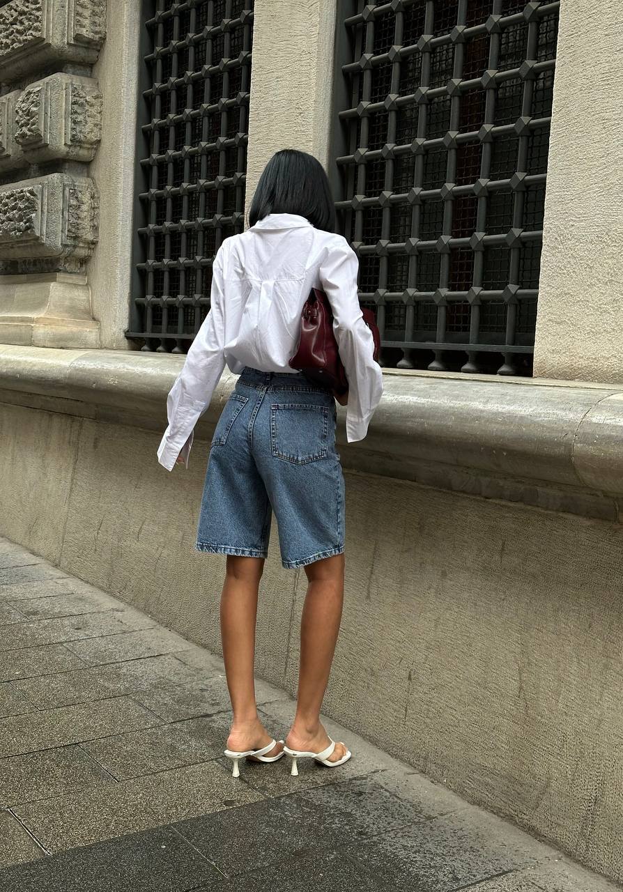 ქალის ჯინსის შორტი