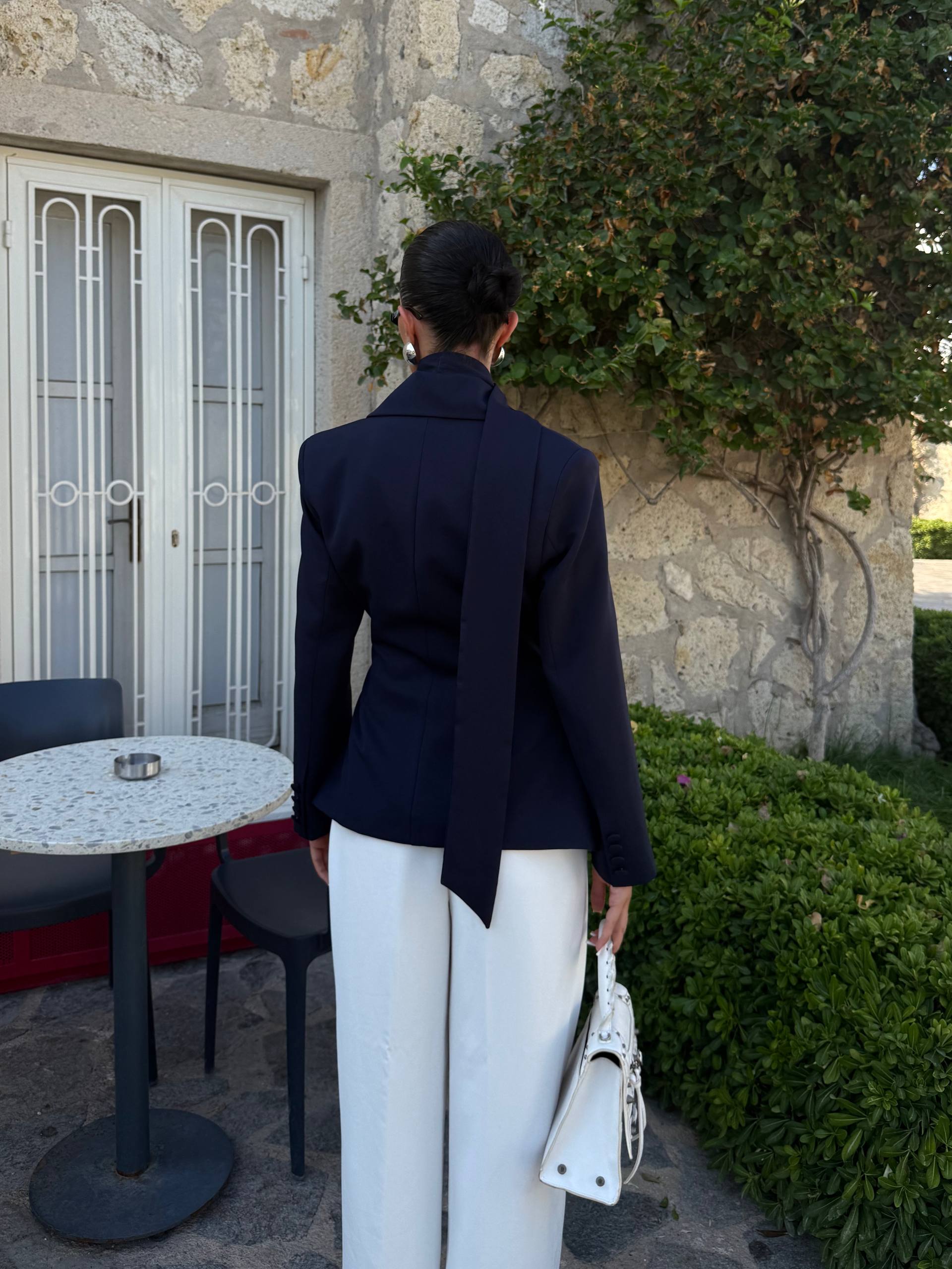 ქალის პიჯაკი