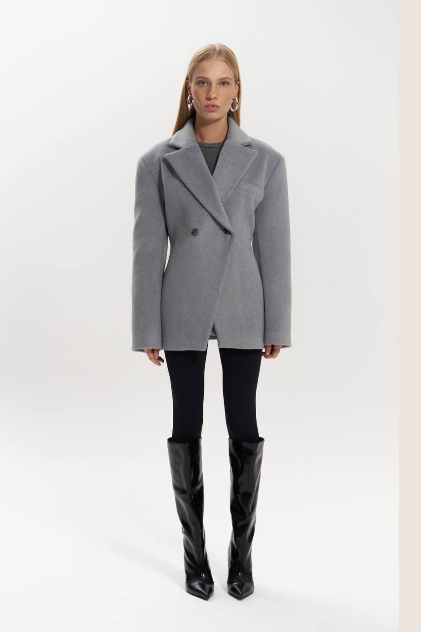 ქალის მანტო-პიჯაკი