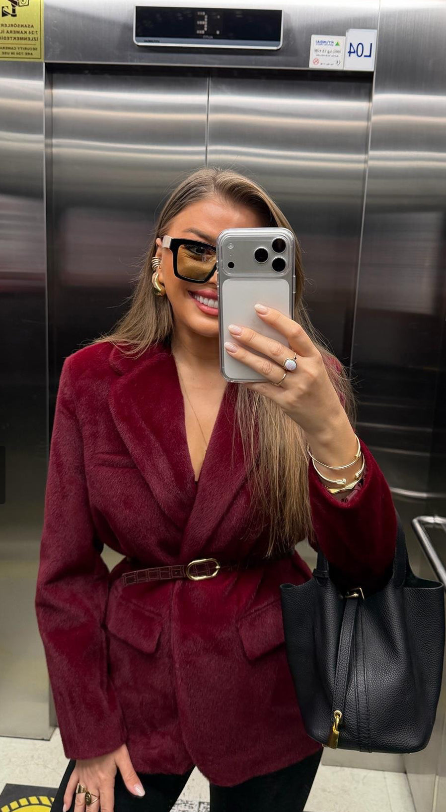 ქალის მანტო-პიჯაკი