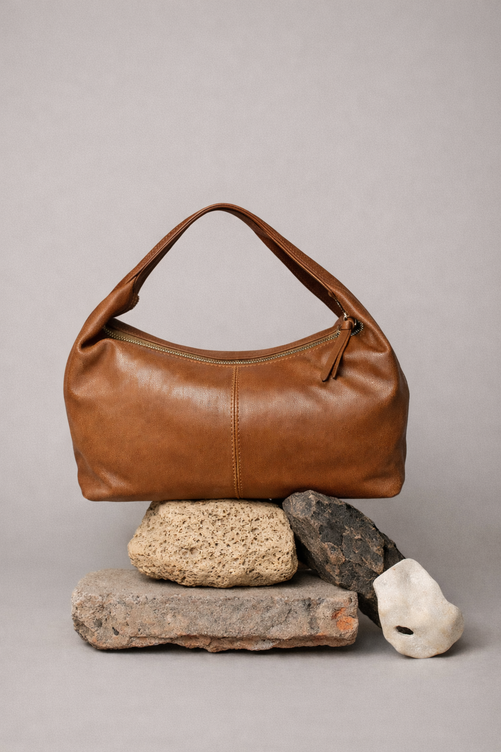 ქალის ტყავის ჩანთა