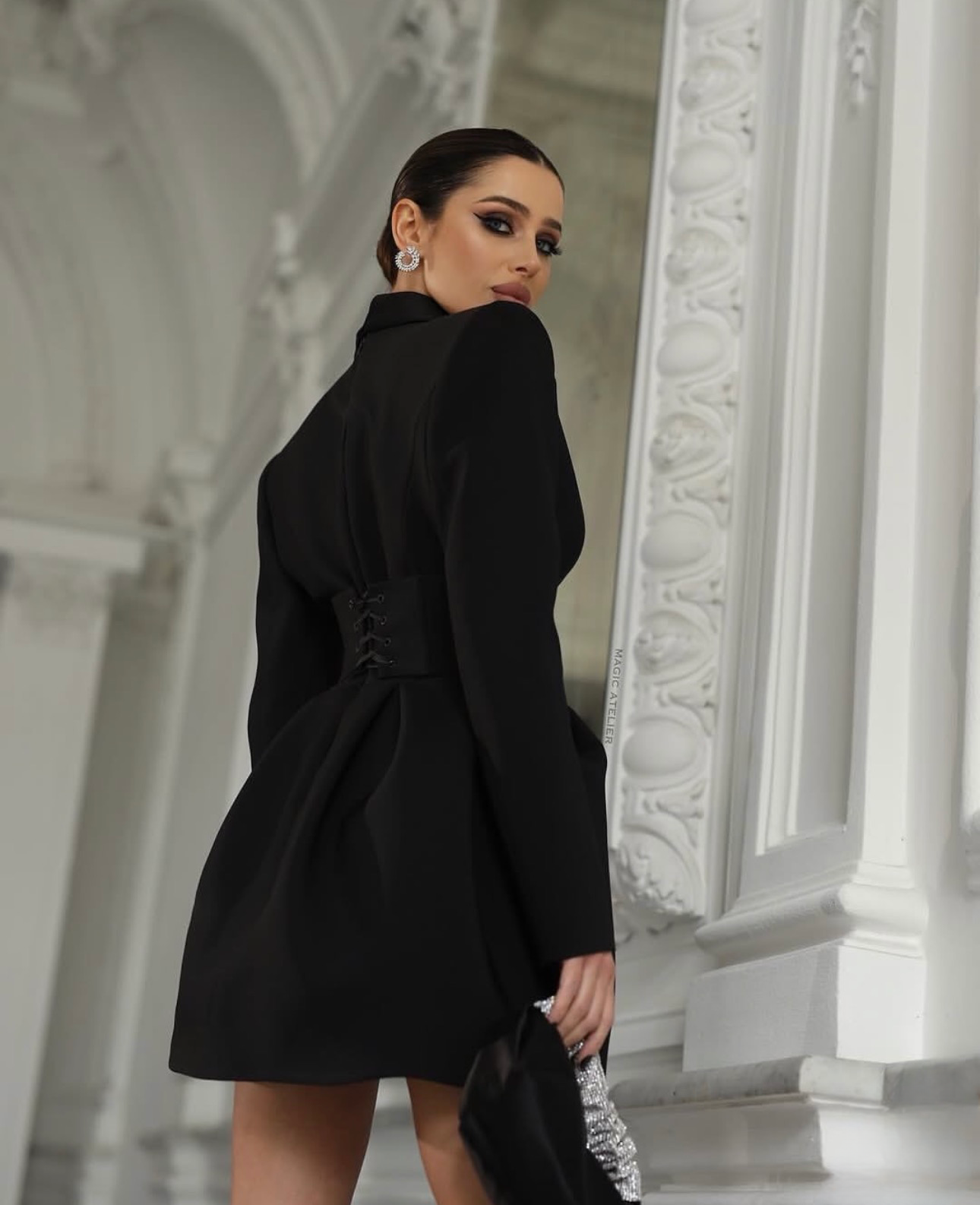 ქალის კაბა-პიჯაკი