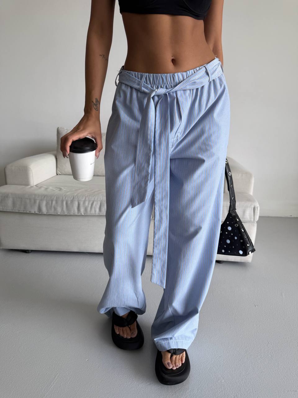 ქალის შარვალი