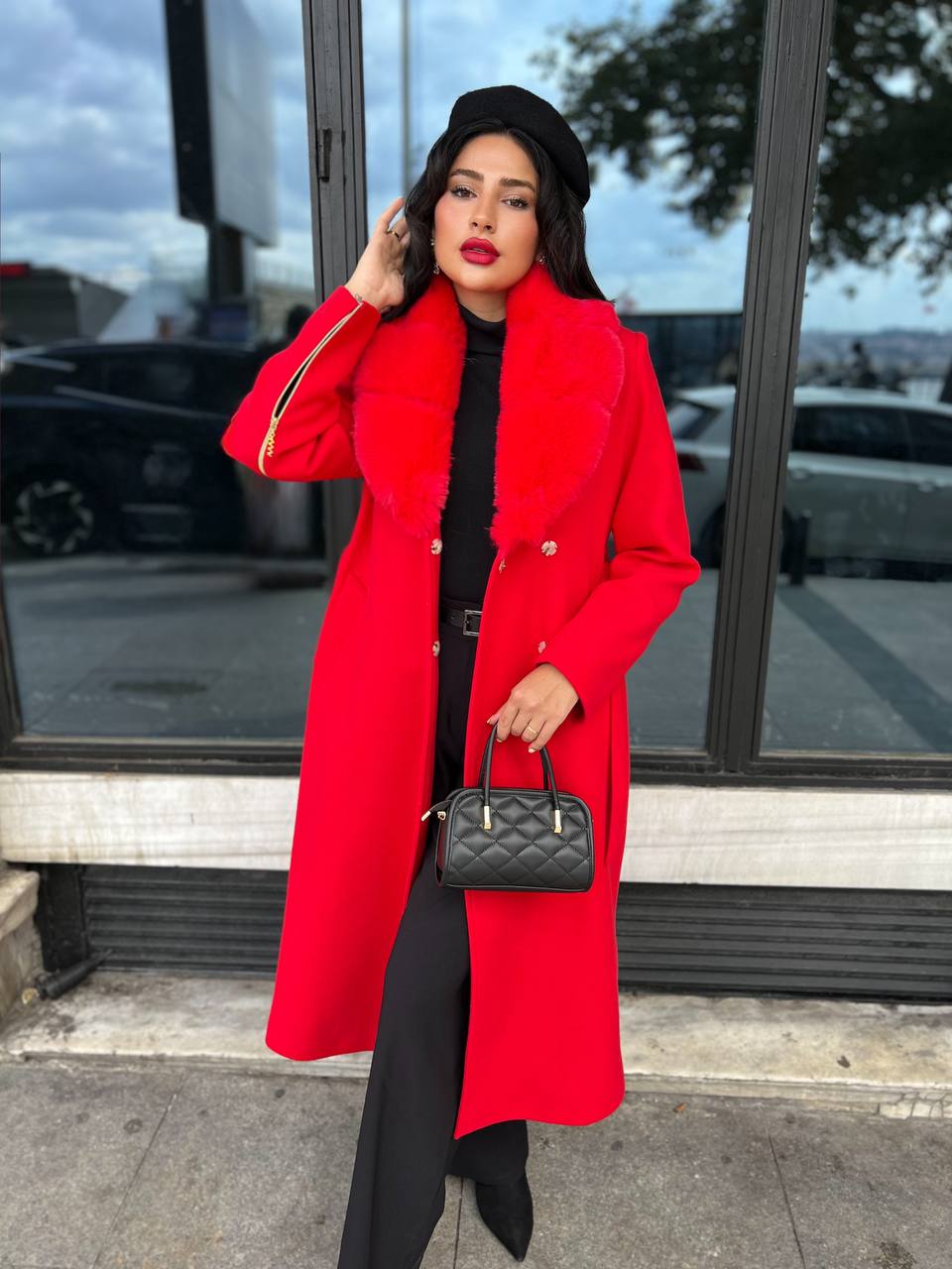 ქალის პალტო ბეწვით