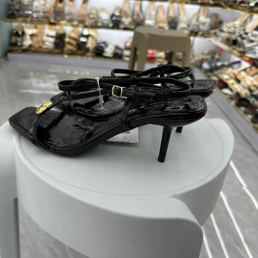 ქალის ფეხსაცმელი