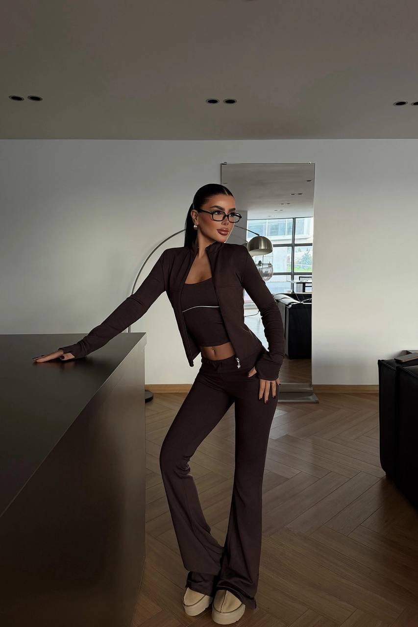 ქალის სპორტული სამეული