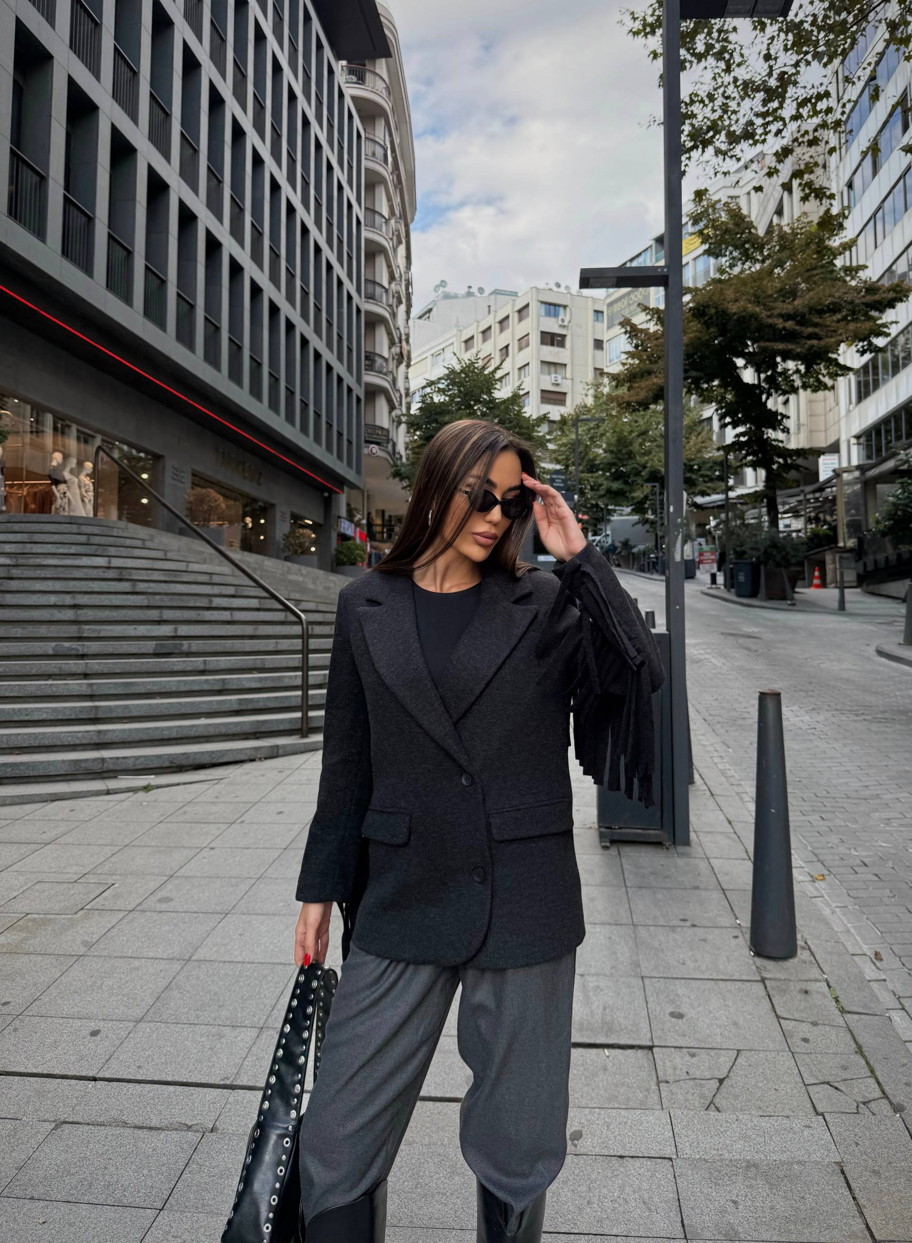 ქალის პიჯაკი-მანტო